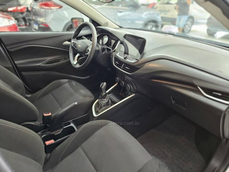 CHEVROLET - ONIX - 2023/2023 - Branca - R$ 78.900,00