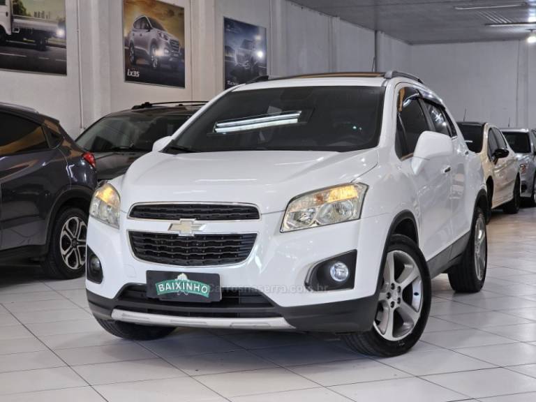 CHEVROLET - TRACKER - 2015/2015 - Branca - R$ 75.900,00
