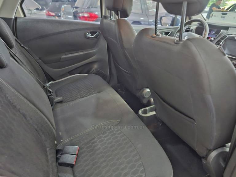 RENAULT - CAPTUR - 2019/2019 - Branca - R$ 79.900,00