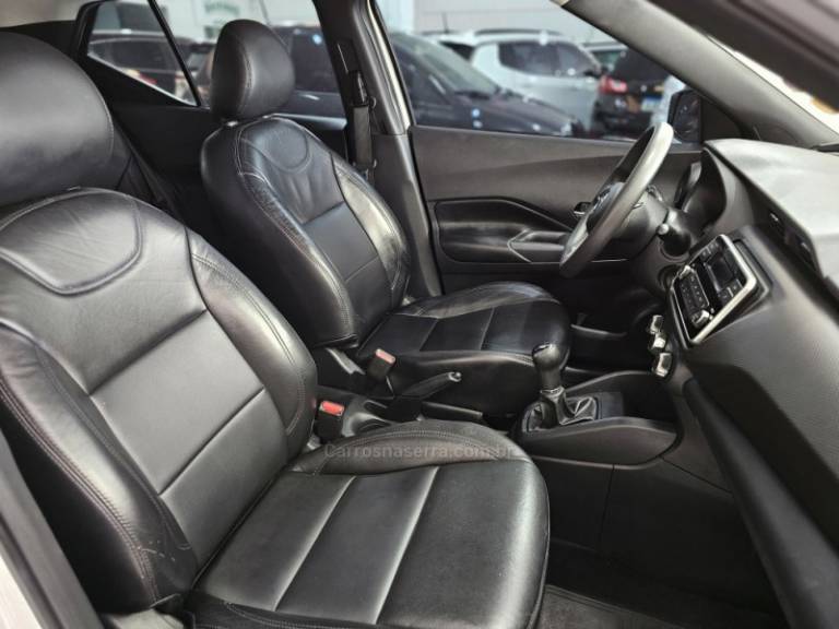 NISSAN - KICKS - 2018/2018 - Branca - R$ 79.900,00