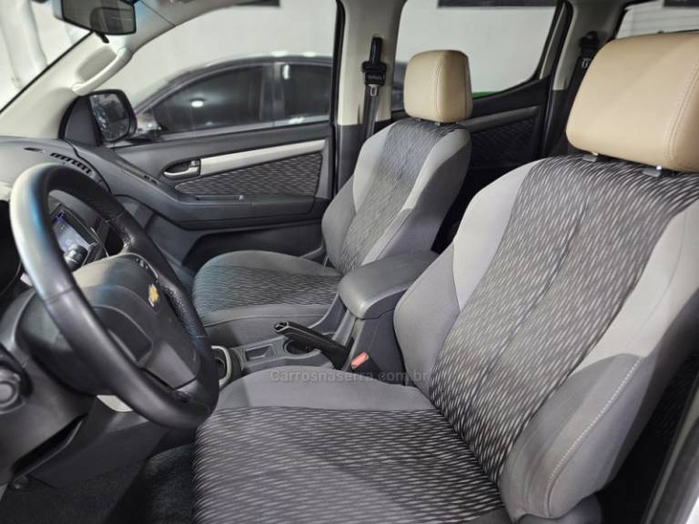 CHEVROLET - S10 - 2013/2013 - Branca - R$ 114.900,00