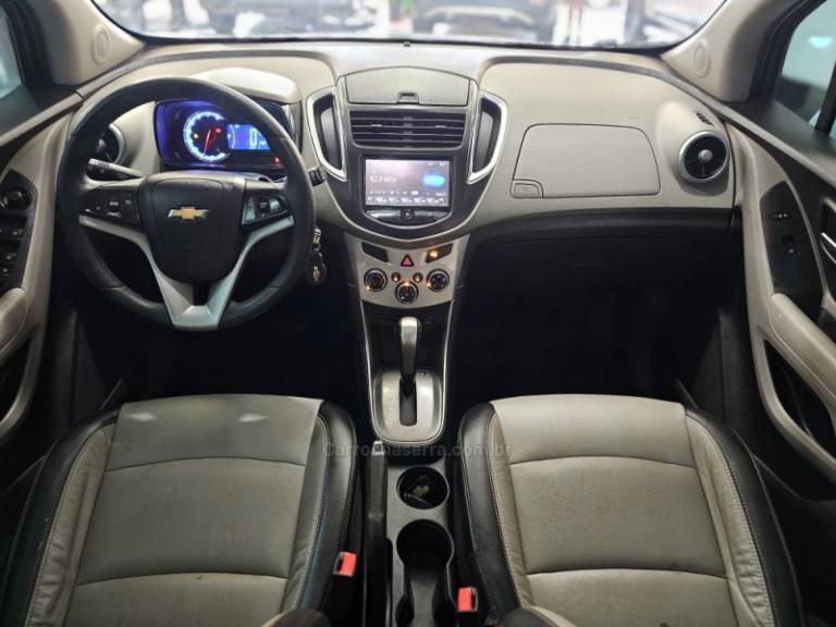 CHEVROLET - TRACKER - 2015/2015 - Branca - R$ 75.900,00