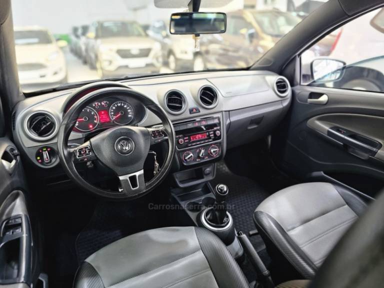 VOLKSWAGEN - SAVEIRO - 2016/2016 - Branca - R$ 71.900,00
