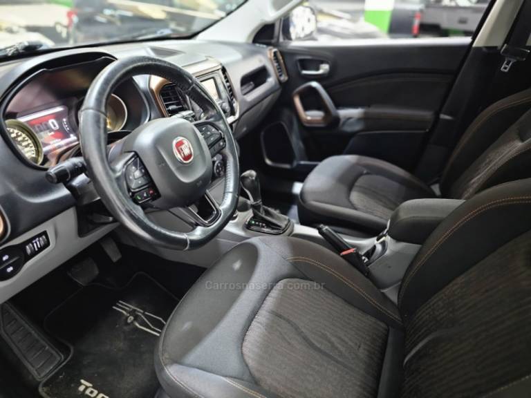 FIAT - TORO - 2017/2017 - Vermelha - R$ 109.900,00