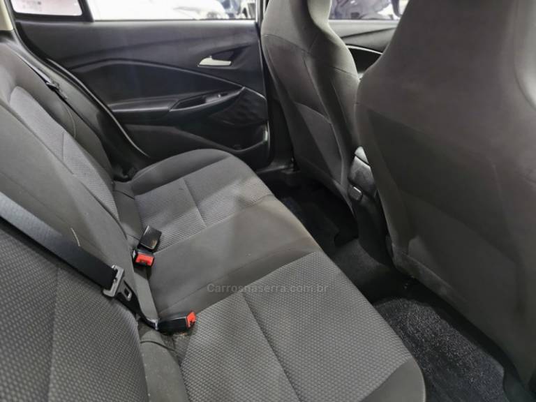 CHEVROLET - ONIX - 2023/2023 - Branca - R$ 89.900,00