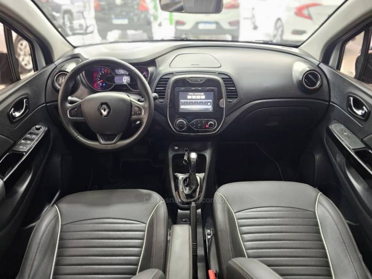 RENAULT - CAPTUR - 2020/2020 - Branca - R$ 82.900,00