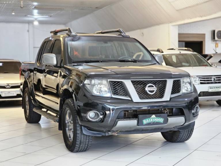 NISSAN - FRONTIER - 2015/2015 - Preta - R$ 109.900,00