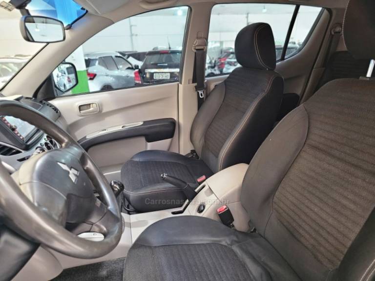 MITSUBISHI - L200 TRITON - 2016/2016 - Prata - R$ 95.900,00