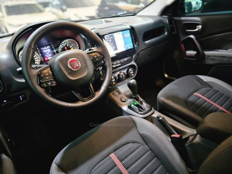 FIAT - TORO - 2018/2018 - Prata - R$ 93.900,00
