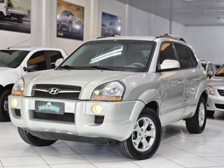 HYUNDAI - TUCSON - 2011/2011 - Prata - R$ 44.900,00