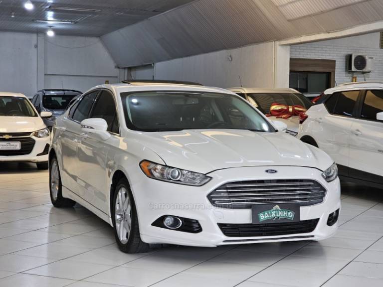 FORD - FUSION - 2014/2014 - Branca - R$ 75.900,00
