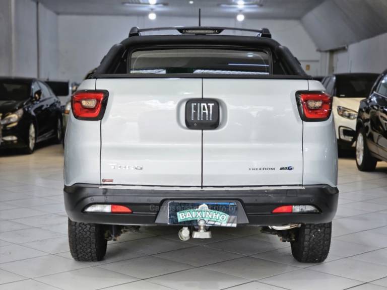FIAT - TORO - 2018/2018 - Prata - R$ 93.900,00